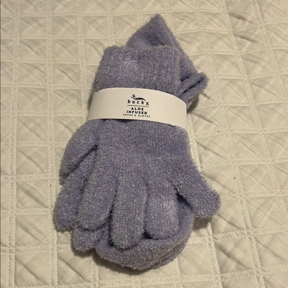 Bucki Aloe Infused Lavender Gloves
